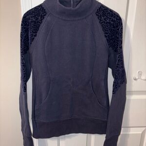 Lululemon Sweatshirt